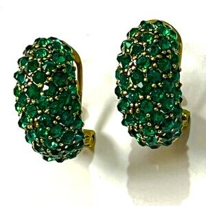 Heidi Daus 🆕 Emerald Green Hugs Crystals earrings omega for pierced ears